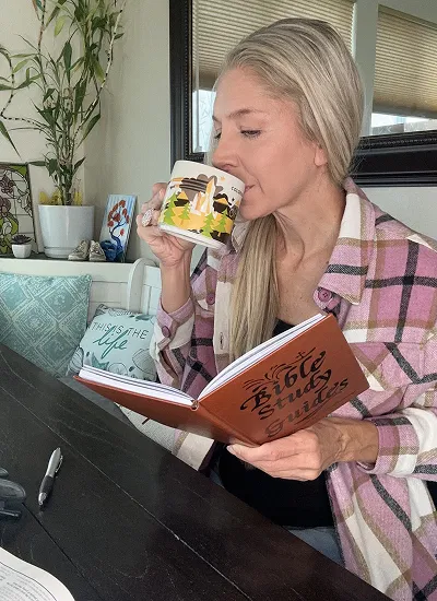 Emma, 48